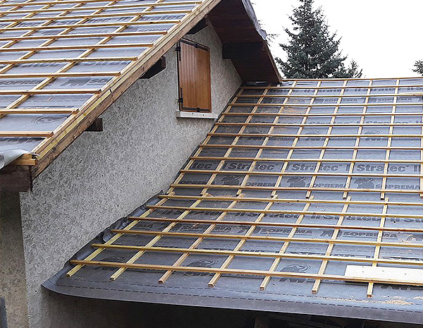 Couvertures tuiles ardoises Pose Fenêtre de toit Vélux Chantonnay couvreurs Couvreurs Vendéens